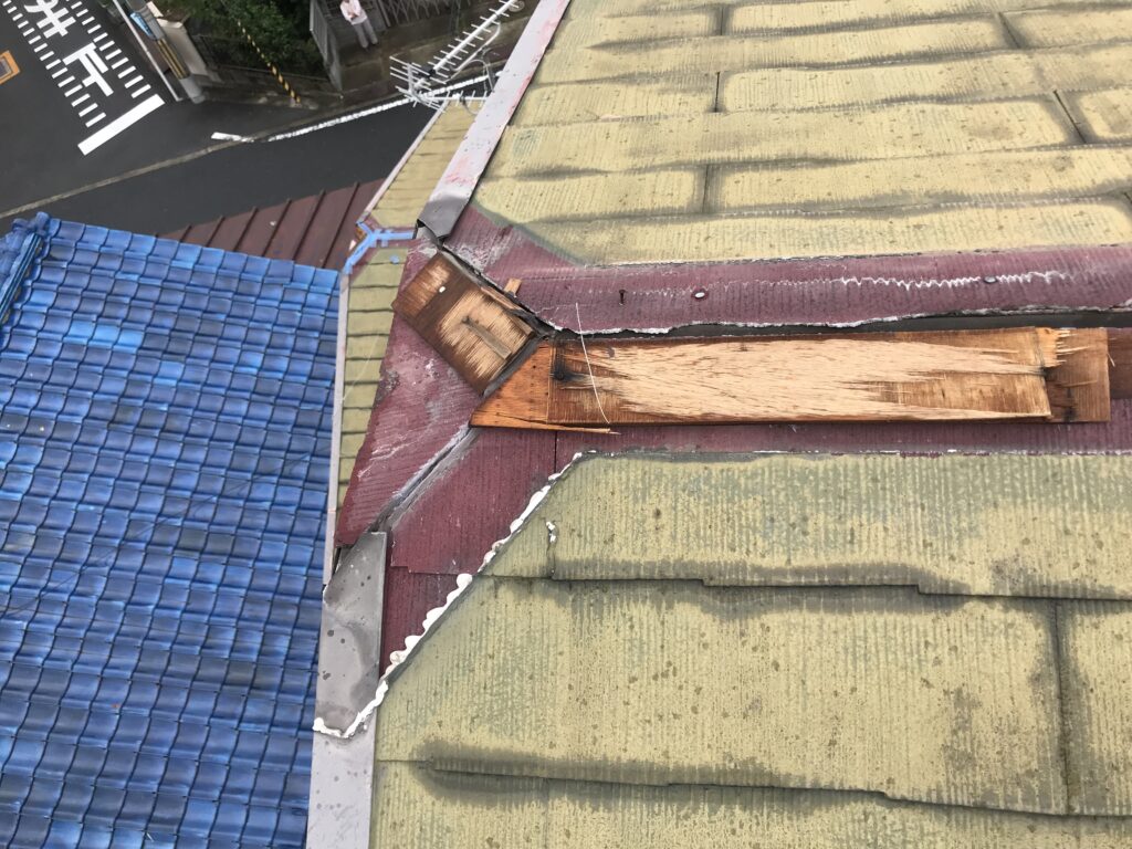 スレート屋根の台風被害